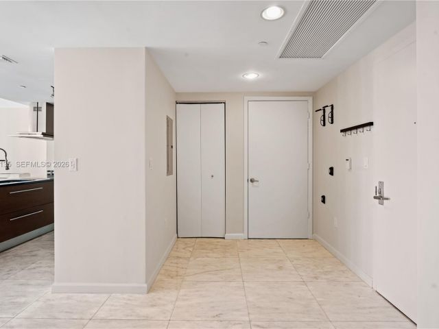 Apartment for rent  Unit #3904 - photo 7527449