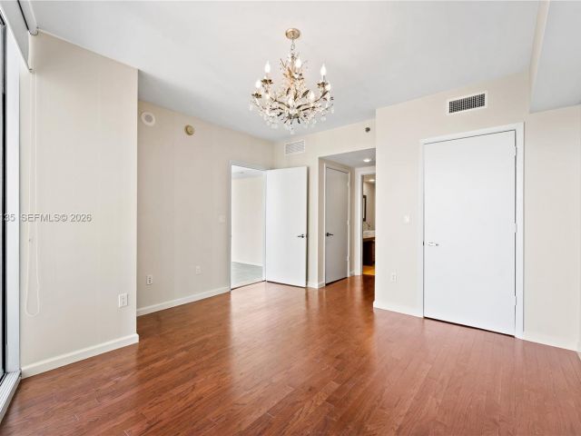 Apartment for rent  Unit #3904 - photo 7527453