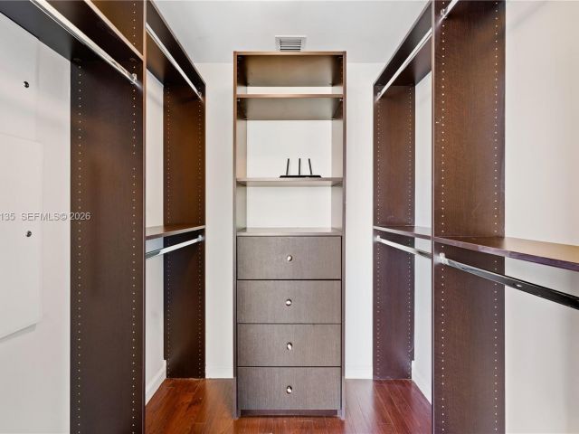 Apartment for rent  Unit #3904 - photo 7527456