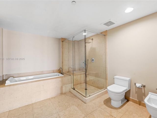 Apartment for rent  Unit #3904 - photo 7527458