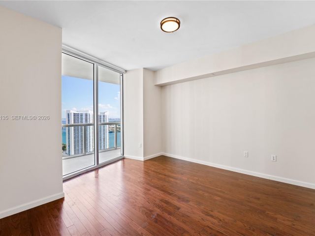 Apartment for rent  Unit #3904 - photo 7527459