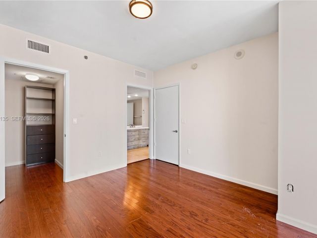 Apartment for rent  Unit #3904 - photo 7527460