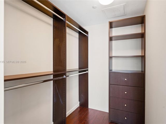 Apartment for rent  Unit #3904 - photo 7527461