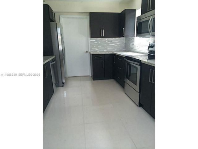 Home for rent at 740 NE 179 TE - photo 7525941