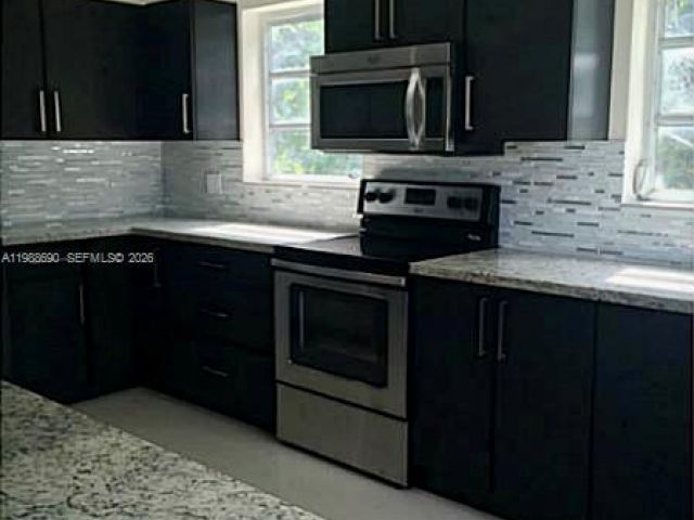 Home for rent at 740 NE 179 TE - photo 7525958