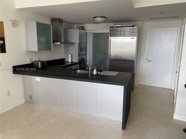 Apartment for rent  Unit #708 - photo 7525930