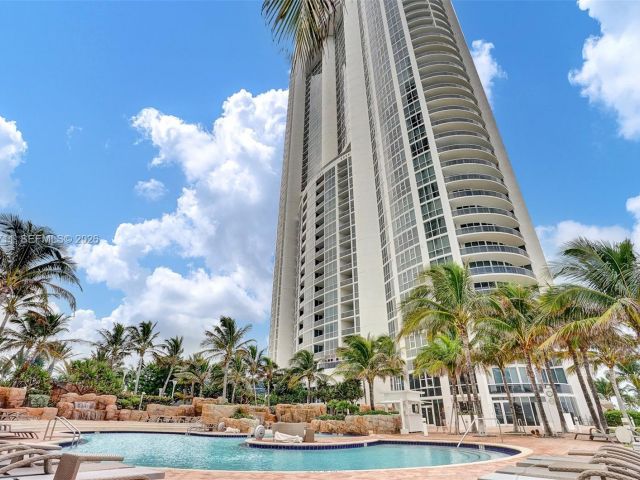 Apartment for rent  Unit #708 - photo 7525935