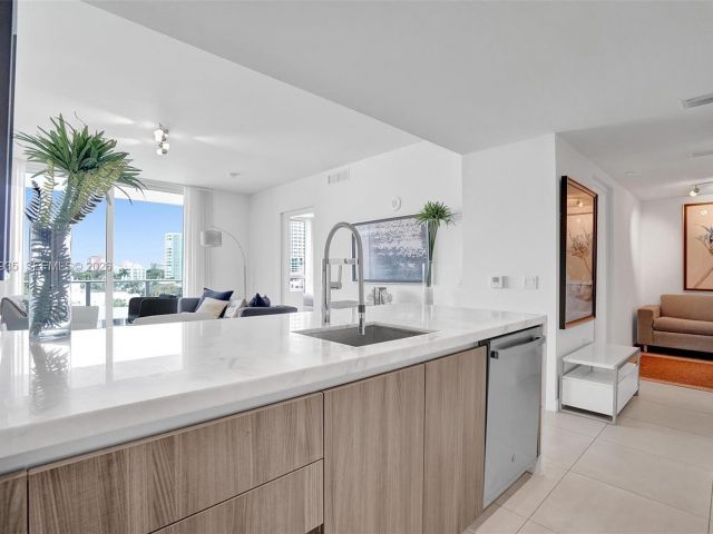 Apartment for rent  Unit #513 - photo 7526017