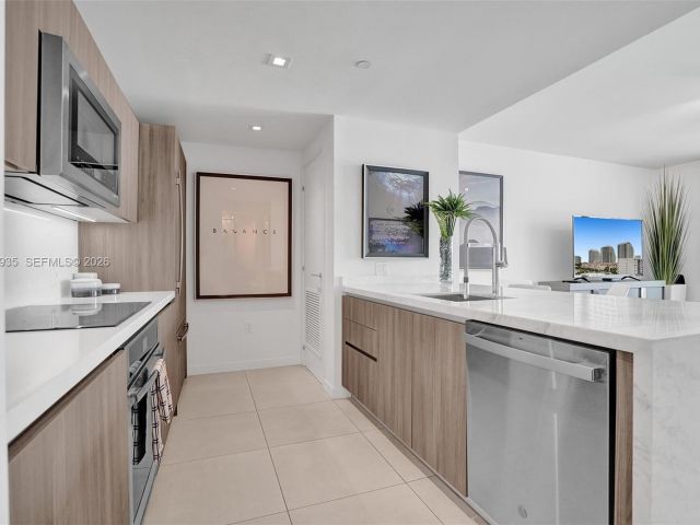 Apartment for rent  Unit #513 - photo 7526018