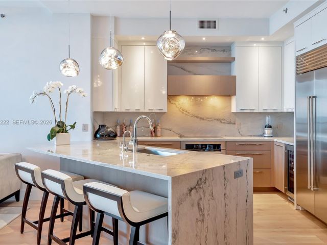 Apartment for rent  Unit #708 - photo 7527210