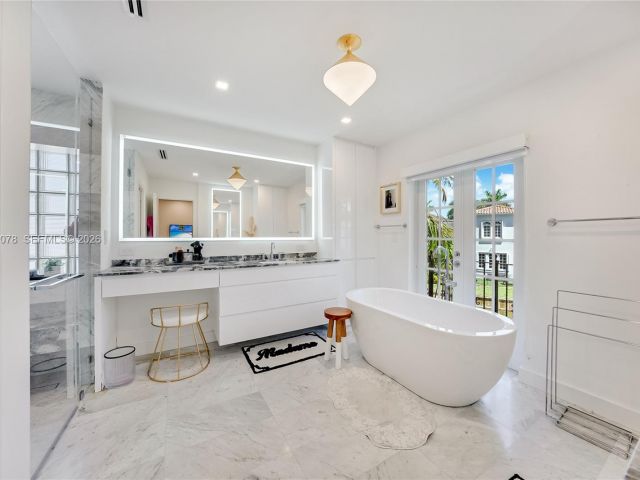 Home for sale at 20765 NE 32nd Ave - photo 7529467