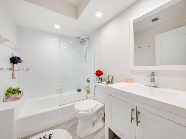 Home for sale at 20765 NE 32nd Ave - photo 7529476