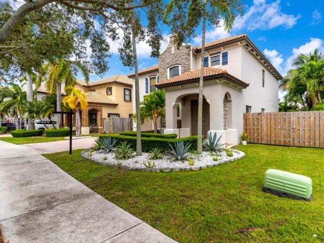 3-bedroom home for rent in Homestead - 11239 SW 243rd Ter 0 - MondialRealty