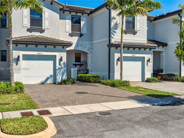 Home for rent at 20433 NW 4th Ct - photo 7526562