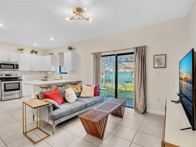 Home for rent at 20433 NW 4th Ct - photo 7526568