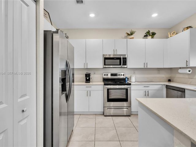 Home for rent at 20433 NW 4th Ct - photo 7526571