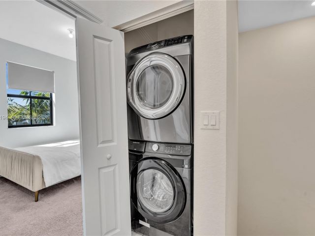 Home for rent at 20433 NW 4th Ct - photo 7526576