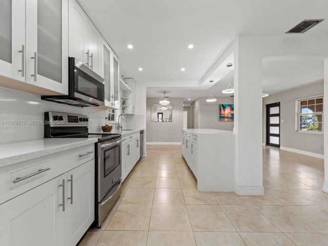 Home for sale at 3605 SW 122nd Pl - photo 7526384