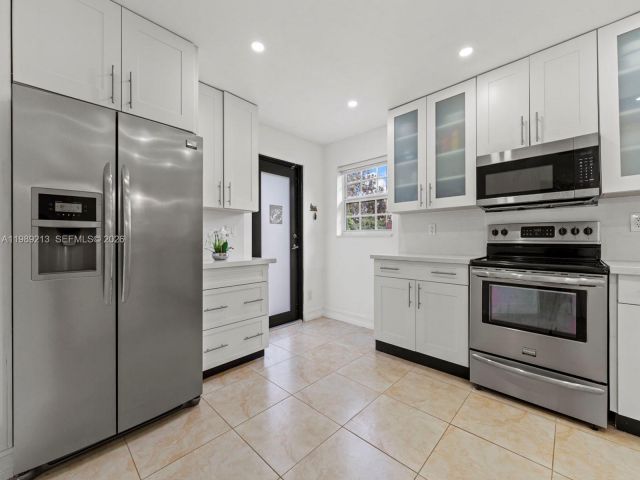 Home for sale at 3605 SW 122nd Pl - photo 7526385