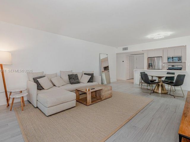 Apartment for rent  Unit # - photo 7533772