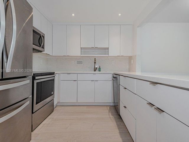 Apartment for rent  Unit # - photo 7533776