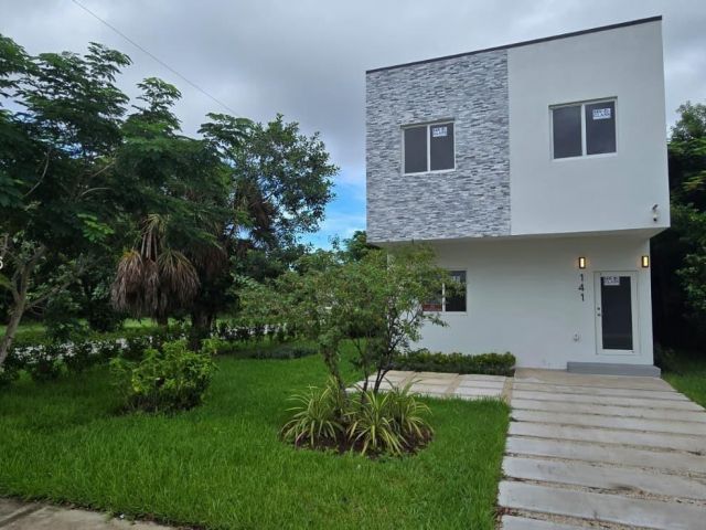 4-bedroom home for sale in Pompano Beach - 141 NW 11th St - MondialRealty