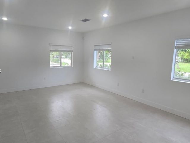 4-bedroom home for sale in Pompano Beach - 141 NW 11th St - MondialRealty