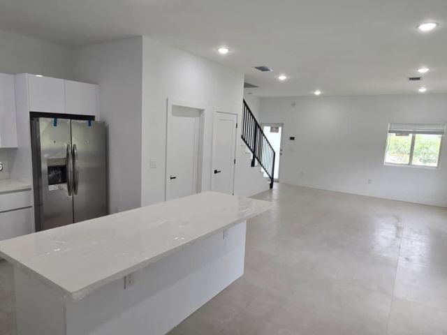 4-bedroom home for sale in Pompano Beach - 141 NW 11th St - MondialRealty