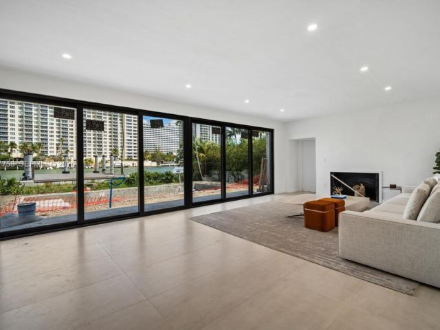 Home for rent at 5661 Pine Tree Dr 0 - photo 7526489