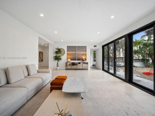 Home for rent at 5661 Pine Tree Dr 0 - photo 7526493