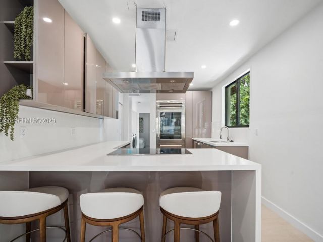 Home for rent at 5661 Pine Tree Dr 0 - photo 7526497