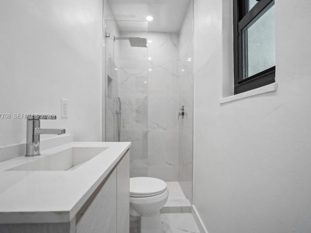 Home for rent at 5661 Pine Tree Dr 0 - photo 7526502