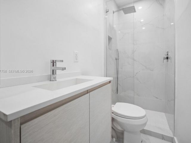 Home for rent at 5661 Pine Tree Dr 0 - photo 7526503