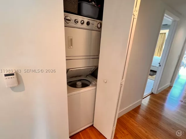 3-bedroom condo for sale in Miami - 495 Brickell Ave 2401 - MondialRealty