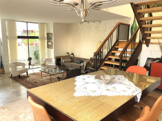 Home for rent at 3027 NE 183rd Ln 27 - photo 7526527