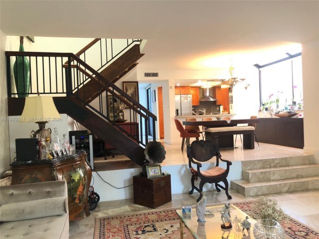 Home for rent at 3027 NE 183rd Ln 27 - photo 7526529