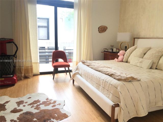 Home for rent at 3027 NE 183rd Ln 27 - photo 7526539