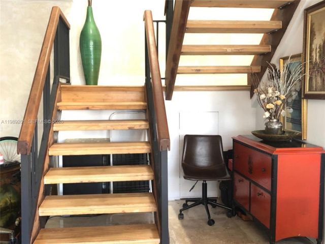 Home for rent at 3027 NE 183rd Ln 27 - photo 7526541