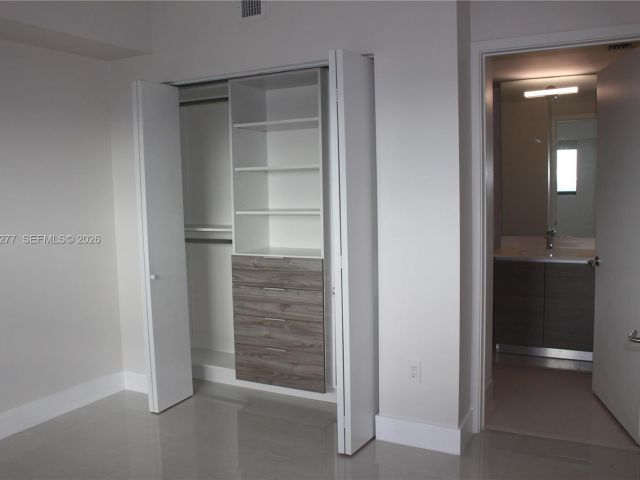 Apartment for rent  Unit #2705 - photo 7527804