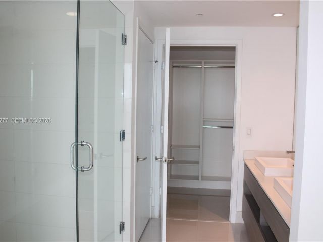 Apartment for rent  Unit #2705 - photo 7527810