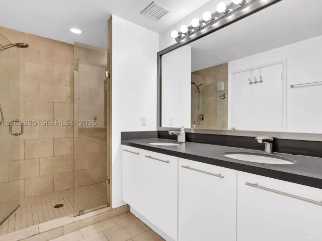 2-bedroom condo for sale in Miami - 90 SW 3rd St 2013 - MondialRealty