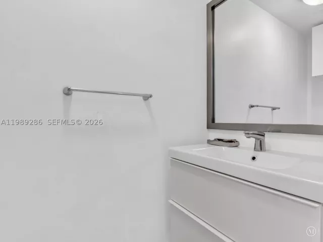 2-bedroom condo for sale in Miami - 90 SW 3rd St 2013 - MondialRealty