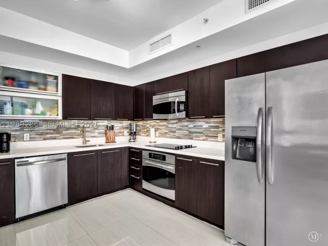 2-bedroom condo for sale in Miami - 90 SW 3rd St 2013 - MondialRealty