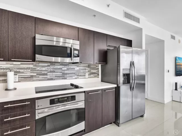2-bedroom condo for sale in Miami - 90 SW 3rd St 2013 - MondialRealty
