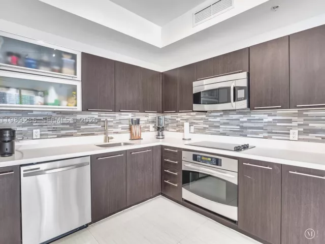 2-bedroom condo for sale in Miami - 90 SW 3rd St 2013 - MondialRealty