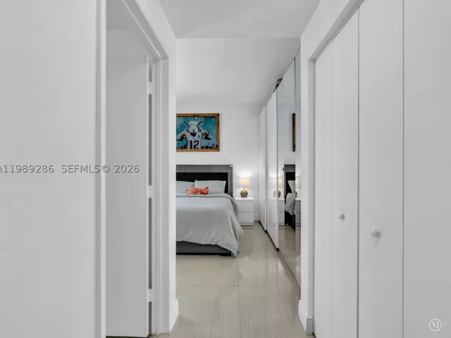 2-bedroom condo for sale in Miami - 90 SW 3rd St 2013 - MondialRealty