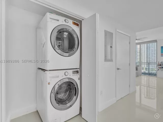 2-bedroom condo for sale in Miami - 90 SW 3rd St 2013 - MondialRealty