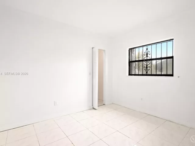 4-bedroom home for sale in Miami Gardens - 3490 NW 194 ST - MondialRealty