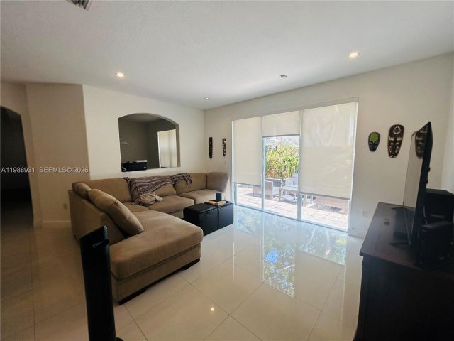 Home for rent at 10963 NW 87th Ln 10963 - photo 7526247