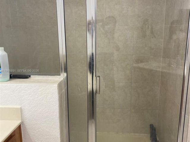 Home for rent at 10963 NW 87th Ln 10963 - photo 7526252